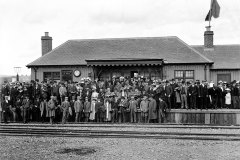 Crowd at Lybster-station. Copyright: The Wick Society Johnston Collection