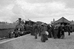 Lybster Train (known as the'Coffee Pot') at Wick Station. Date uncertain (possibly the opening of the line on 1st July 1903. Copyright: The Wick Society Johnston Collection